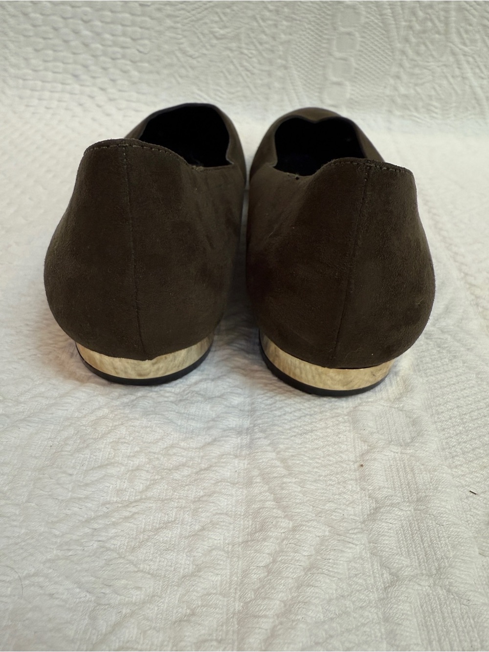 Coach Women’s Olive Green Suede Pointed Toe Ballet Flats Gold Accent Sz 8.5 - Picture 3 of 7
